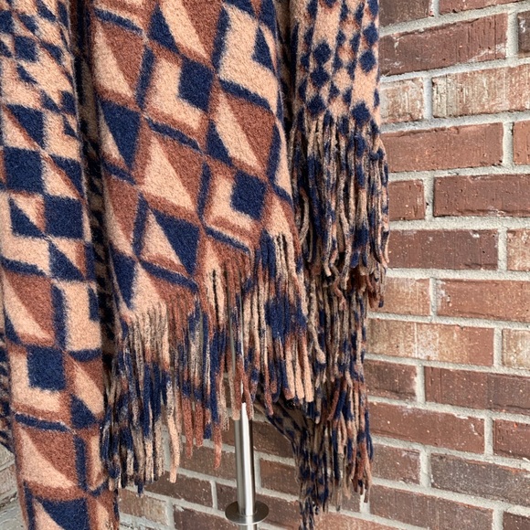 Plenty by Tracy Reese Canton Fringe Vest - Picture 6 of 8